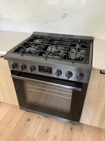 gas range connection in Kanata